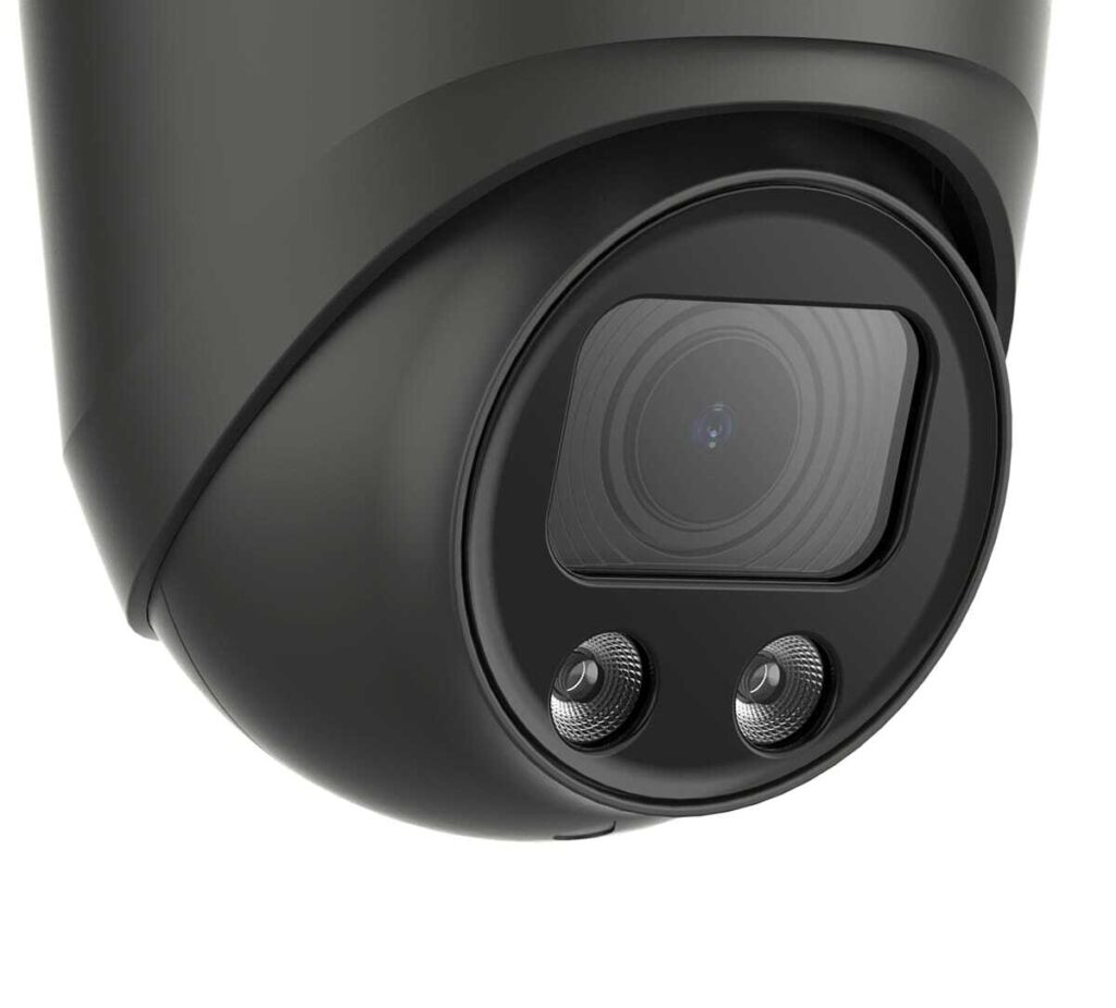 Wij bieden zowel losse beveiligingscamera's als complete camera beveiliging systemen voor binnen en buiten.